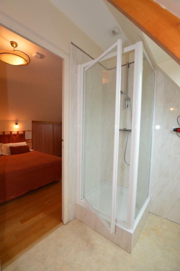 Bed and Breakfast La Roche Saint-Etienne-en-Cogles Экстерьер фото